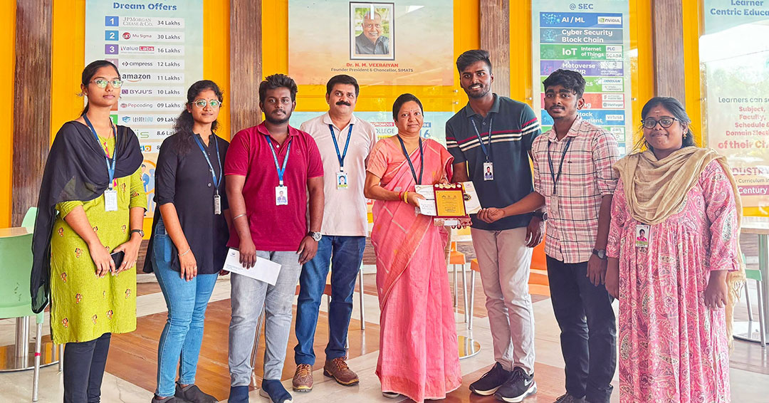 IT Learners received award at MIT Anna University 1